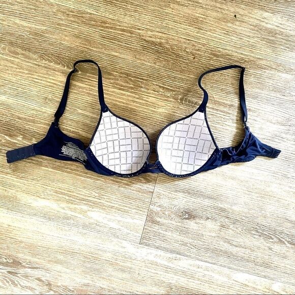 Victoria Secret perfect shape navy underwire bra - Picture 3 of 13